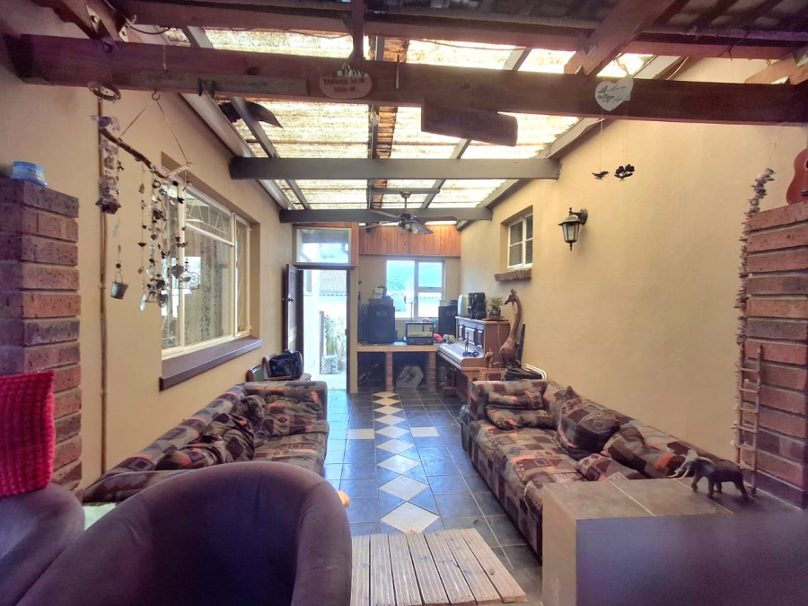 4 Bedroom Property for Sale in Summerpride Eastern Cape